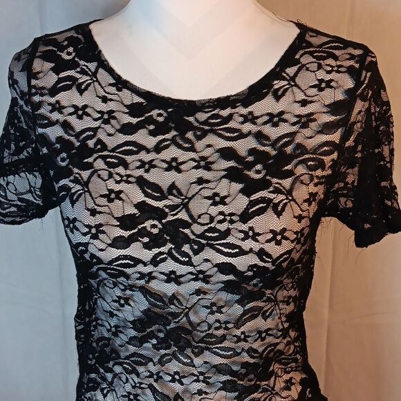 Black Floral Lace Top - Picture 2 of 6